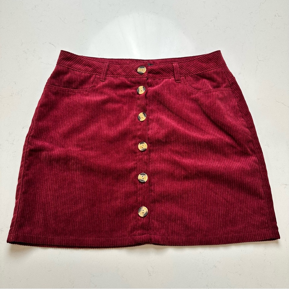 Urban Heritage - Button-Front Corduroy Skirt in Burgundy - Size Medium